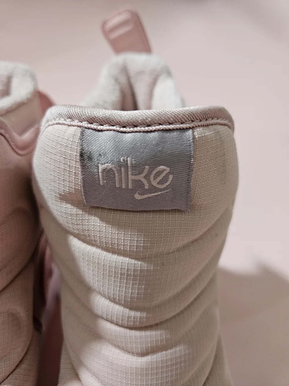Nike Kids Pink Tan Padded Winter Boots. A Few Marks From Being Stored.  Bin 10.